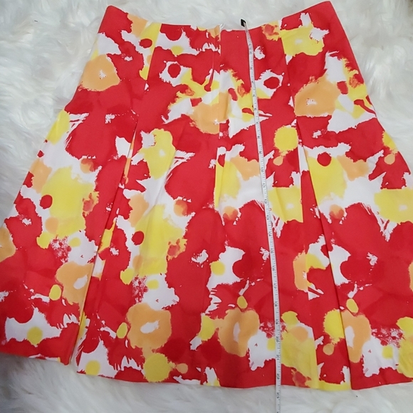 LIKE NEW, H&M PLEATED LINED SKIRT - Picture 3 of 5